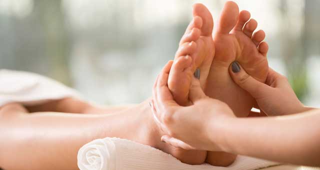 ¿Cuándo acudir al podólogo? Problemas frecuentes de los pies